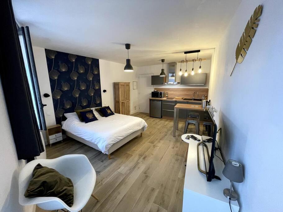 Alp Chartres - Cosy Studio Au Coeur De Chartres Avec Parking Luaran gambar
